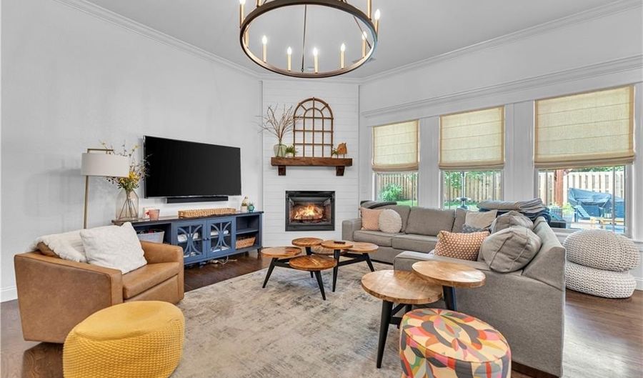 3705 Oakbrooke Ave, Bentonville, AR 72712 - 5 Beds, 3 Bath