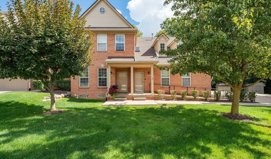 5167 Parsley, Shelby Twp., MI 48316 - 2 Beds, 2 Bath