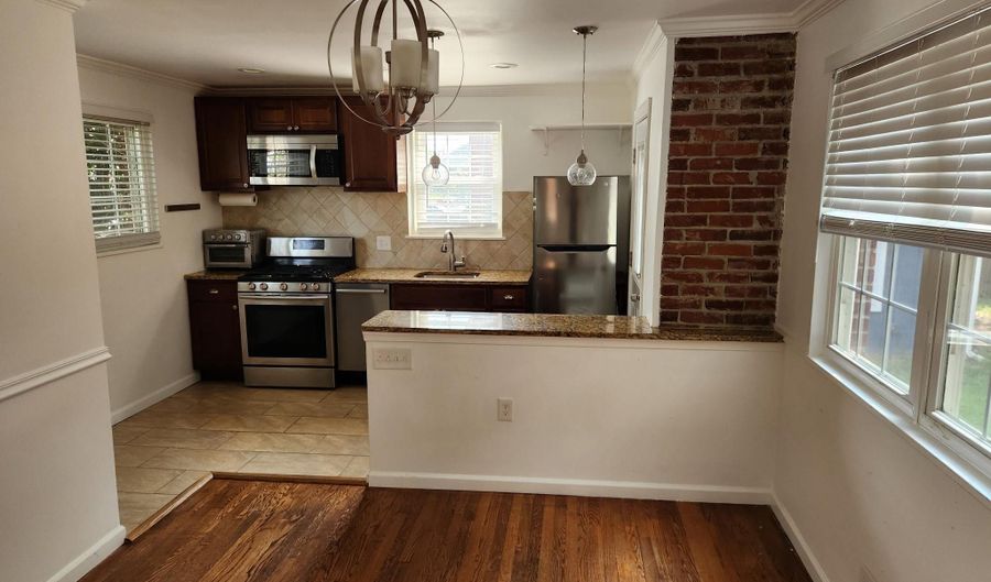 3212 13TH Rd S, Arlington, VA 22204 - 2 Beds, 2 Bath