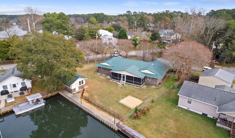 402 Chippendale Ln, Bonneau, SC 29431 - 3 Beds, 0 Bath