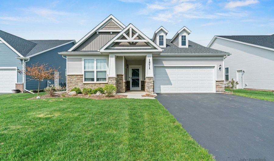 1571 Timberland Dr, Algonquin, IL 60102 - 2 Beds, 2 Bath