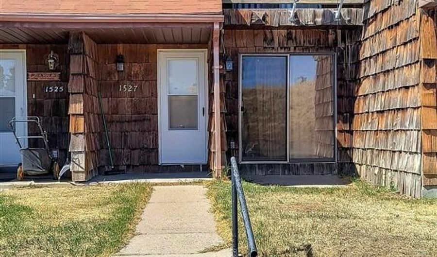 1527 Draw St, Cody, WY 82414 - 2 Beds, 3 Bath