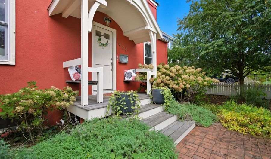 922 JACKSON St, Annapolis, MD 21403 - 4 Beds, 2 Bath