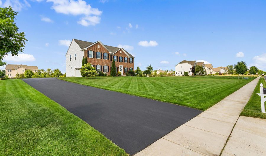 10 Gina Dr, Allentown, NJ 08501 - 4 Beds, 4 Bath