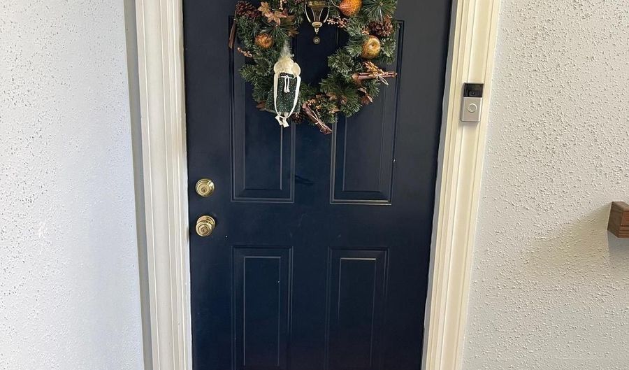 20588 CORNSTALK Ter 202, Ashburn, VA 20147 - 2 Beds, 2 Bath