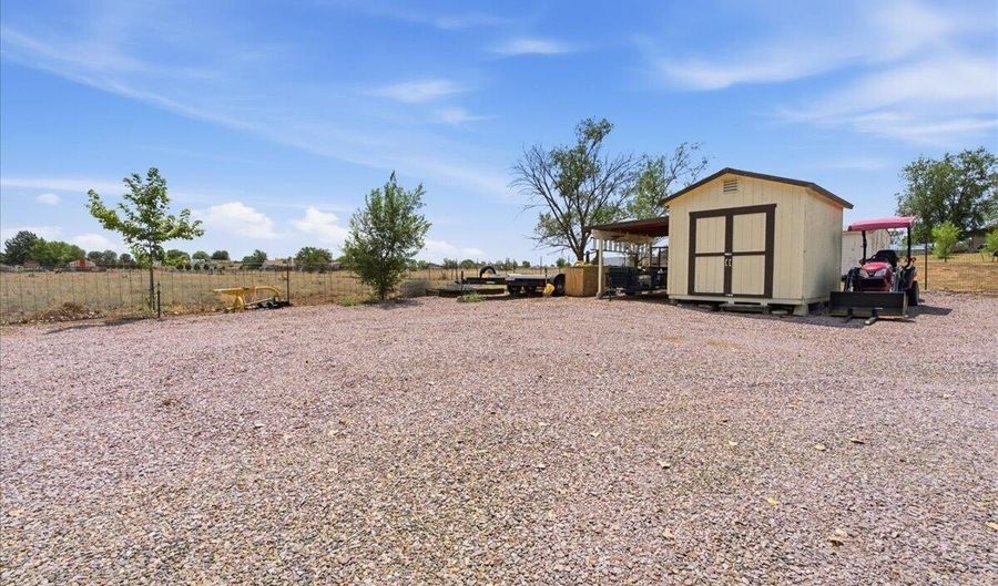 2405 W Center St, Chino Valley, AZ 86323 - 3 Beds, 3 Bath