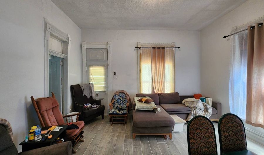 324 S Bluff Ave, Anthony, KS 67003 - 3 Beds, 1 Bath