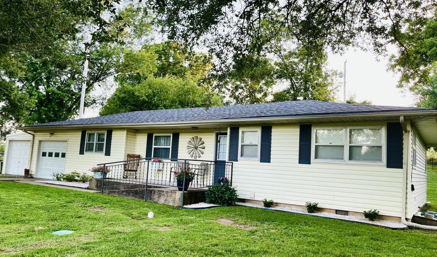 8675 S State Highway 5, Ava, MO 65608 - 3 Beds, 2 Bath