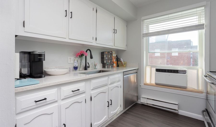 288 Main St 5B, Burlington, VT 05401 - 2 Beds, 1 Bath