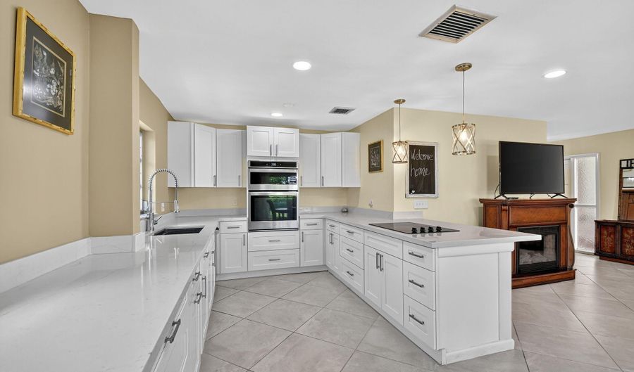 324 Orange Tree Dr 5, Atlantis, FL 33462 - 2 Beds, 2 Bath