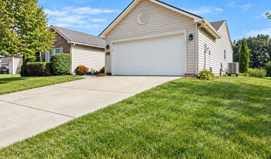3020 Shadow Lake Dr, Indianapolis, IN 46217 - 3 Beds, 2 Bath