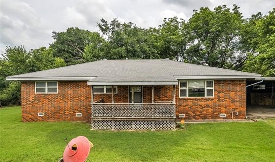619 W 3rd St, Beggs, OK 74421 - 3 Beds, 2 Bath
