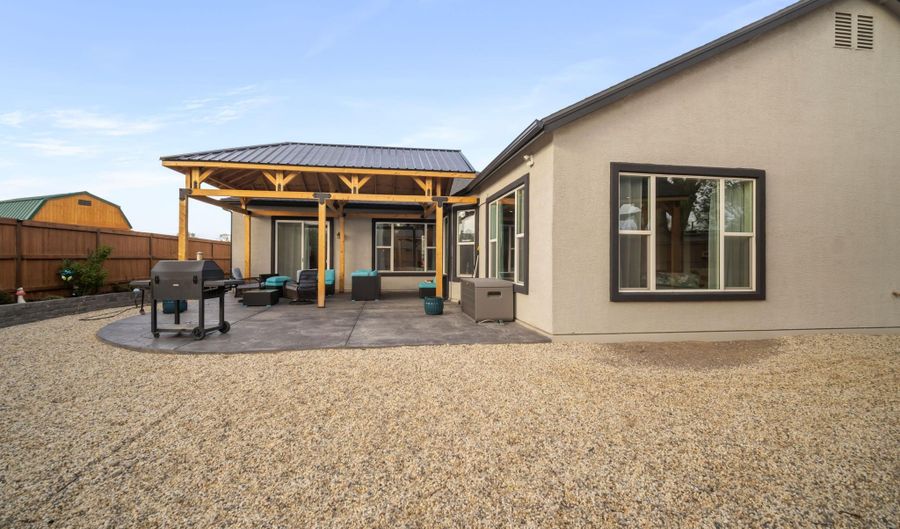 690 Rose Ln, Fernley, NV 89408 - 4 Beds, 3 Bath