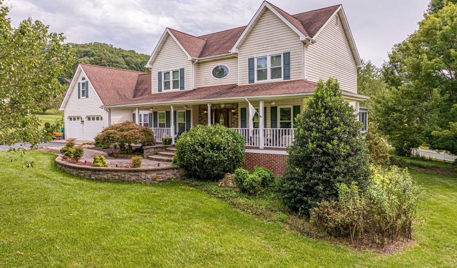 19328 Stirrup Dr, Abingdon, VA 24211 - 4 Beds, 3 Bath