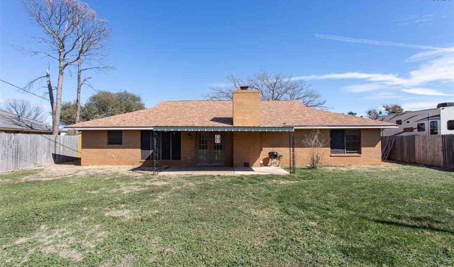 4614 SPRING SHADOW Dr, Wichita Falls, TX 76310 - 3 Beds, 2 Bath