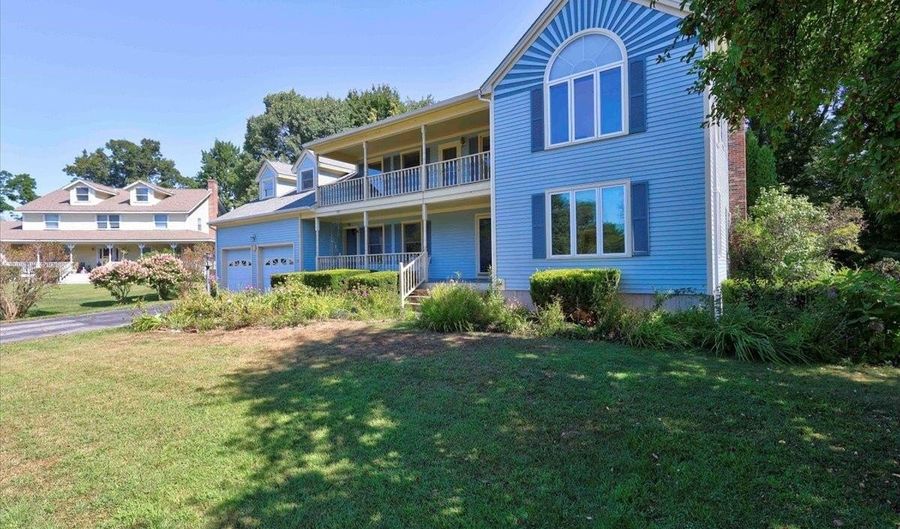 118 Stirling Pl, Burlington, VT 05408 - 4 Beds, 3 Bath