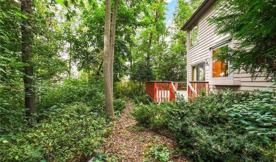 12068 Gantry Ln, Apple Valley, MN 55124 - 4 Beds, 4 Bath