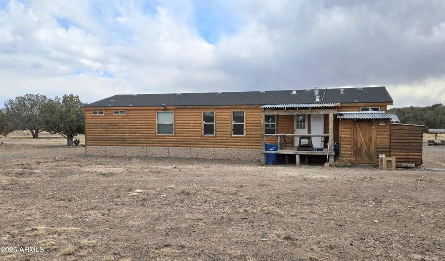 8495 W Antelope Run Rd, Ash Fork, AZ 86320 - 4 Beds, 3 Bath