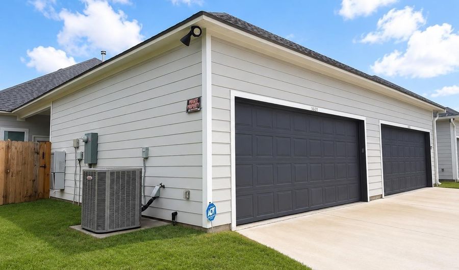 16101 Chancel Ave, Baton Rouge, LA 70816 - 3 Beds, 2 Bath