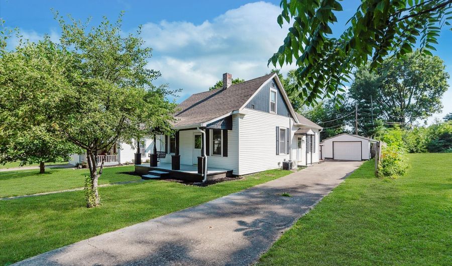 312 E Columbia St, Attica, IN 47918 - 3 Beds, 1 Bath