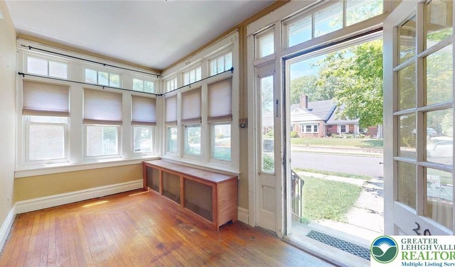 2016 W Pennsylvania St, Allentown, PA 18104 - 3 Beds, 2 Bath