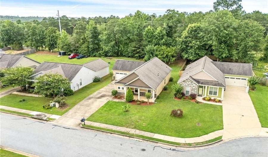 2227 AUTUMN RIDGE Way, Auburn, AL 36879 - 3 Beds, 2 Bath
