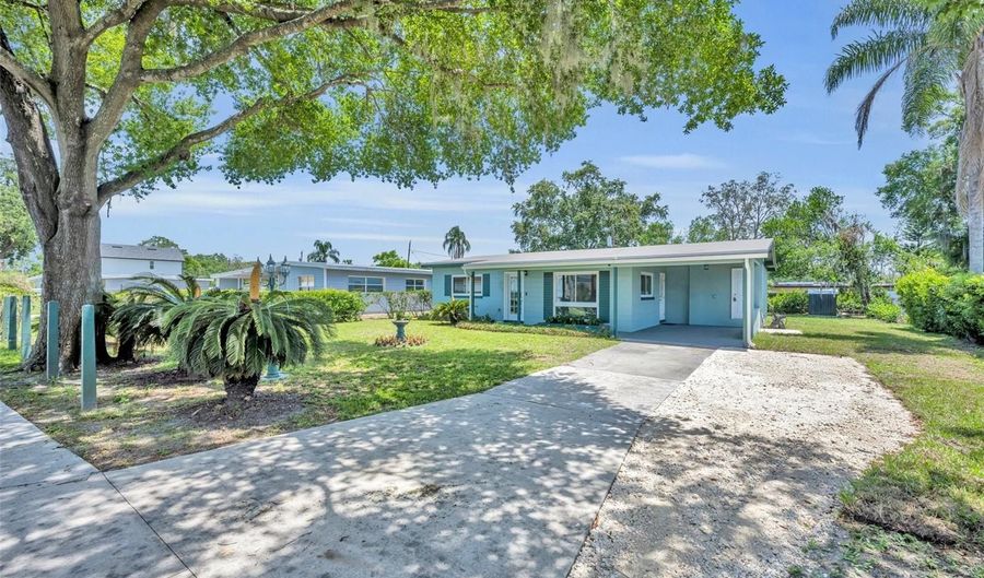 1120 COURTLAND St, Orlando, FL 32804 - 3 Beds, 2 Bath