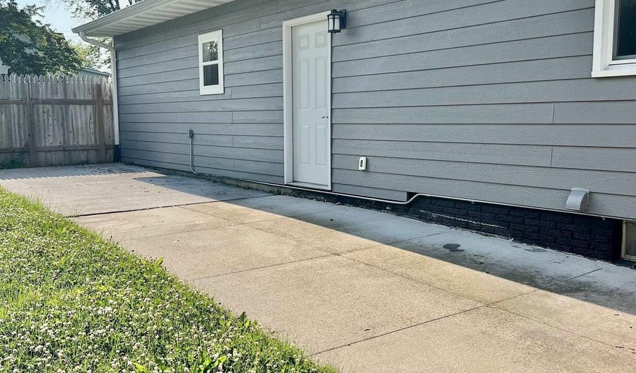 121 H Ave W, Albia, IA 52531 - 4 Beds, 2 Bath