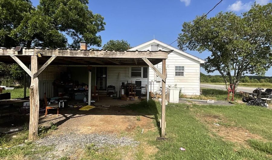 1144 Highway 64 W, Beebe, AR 72012 - 3 Beds, 1 Bath