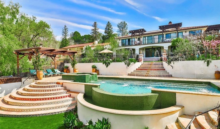 5617 Colodny Dr, Agoura Hills, CA 91301 - 6 Beds, 5 Bath