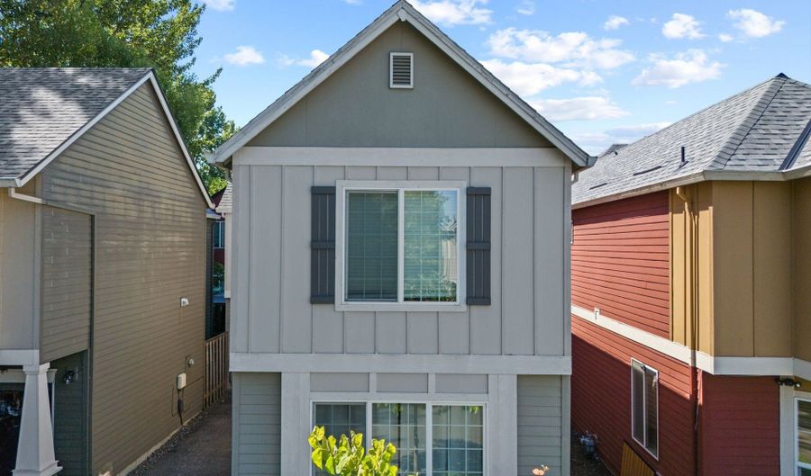 20478 SW RAVENSWOOD St, Beaverton, OR 97078 - 3 Beds, 3 Bath