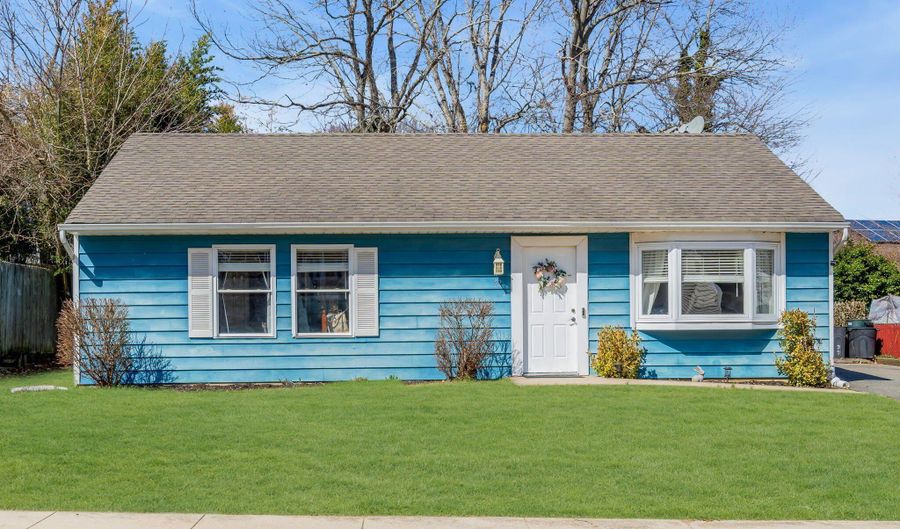 22 Longboat Ave, Barnegat, NJ 08005 - 3 Beds, 2 Bath