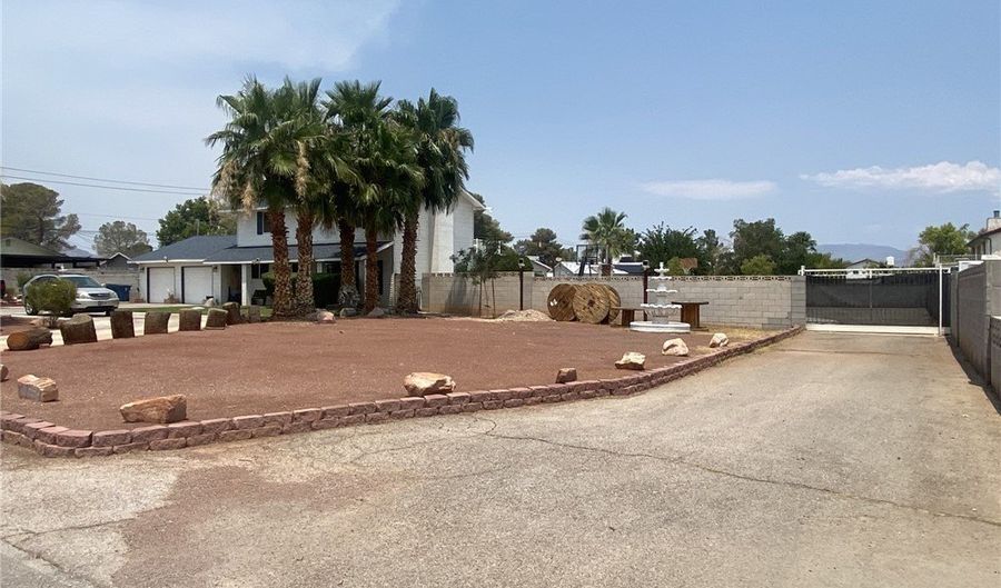 6140 Atwood Ave, Las Vegas, NV 89108 - 3 Beds, 5 Bath