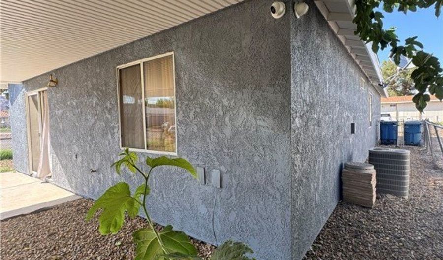 254 Riverwood Ln, Bullhead City, AZ 86442 - 2 Beds, 1 Bath