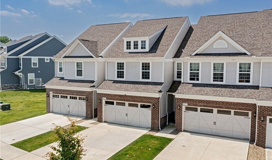 835-2 Dipper Ln, Aurora, OH 44202 - 3 Beds, 3 Bath