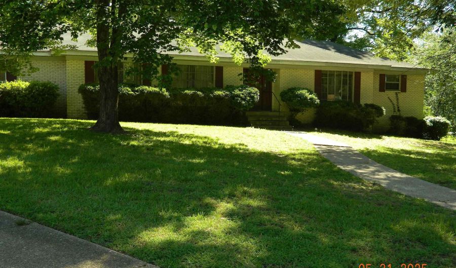 121 Leewood Dr, Arkadelphia, AR 71923 - 3 Beds, 2 Bath