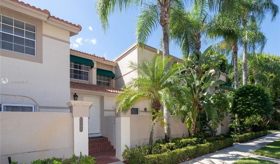 6607 Via Regina, Boca Raton, FL 33433 - 2 Beds, 3 Bath