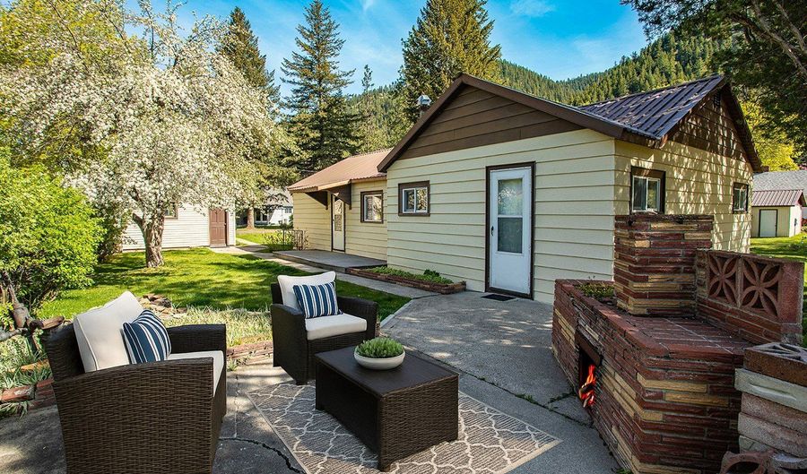 10225 Shady Ln, Bonner, MT 59823 - 2 Beds, 1 Bath