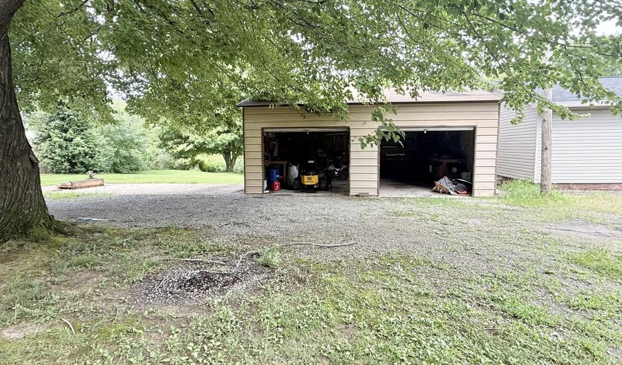468 E Court St, Bardwell, KY 42023 - 4 Beds, 2 Bath