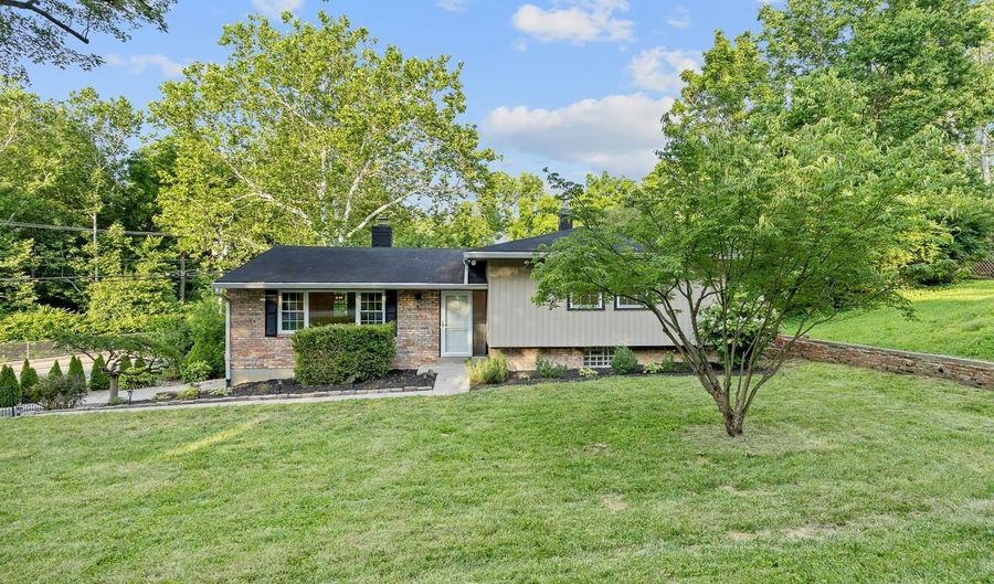 7611 State Rd, Anderson Twp., OH 45255 - 3 Beds, 3 Bath