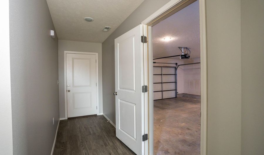 110 Pin Oak Dr Dr, Aurora, MO 65605 - 3 Beds, 2 Bath