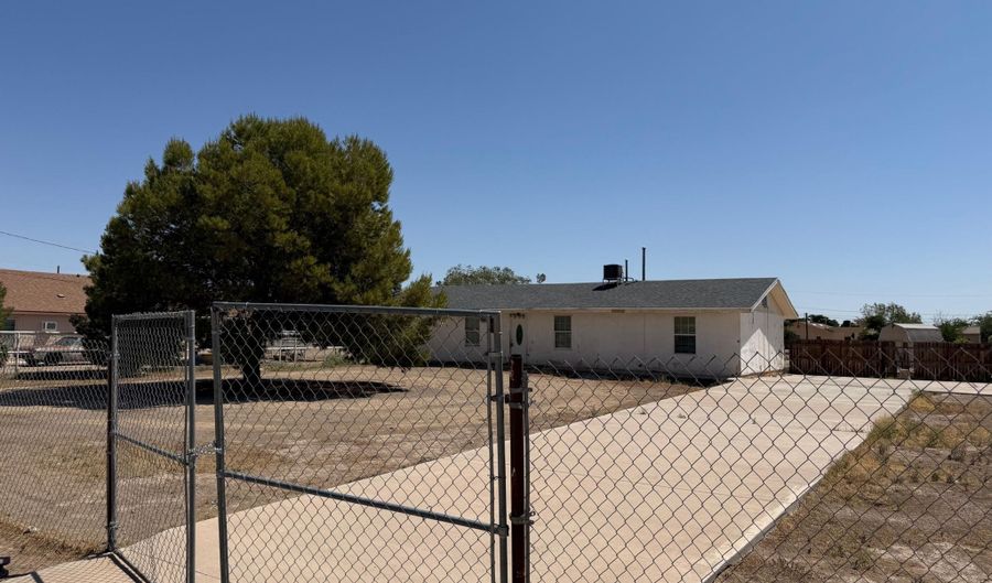 11711 FLOR DEL RIO St, Socorro, TX 79927 - 4 Beds, 2 Bath