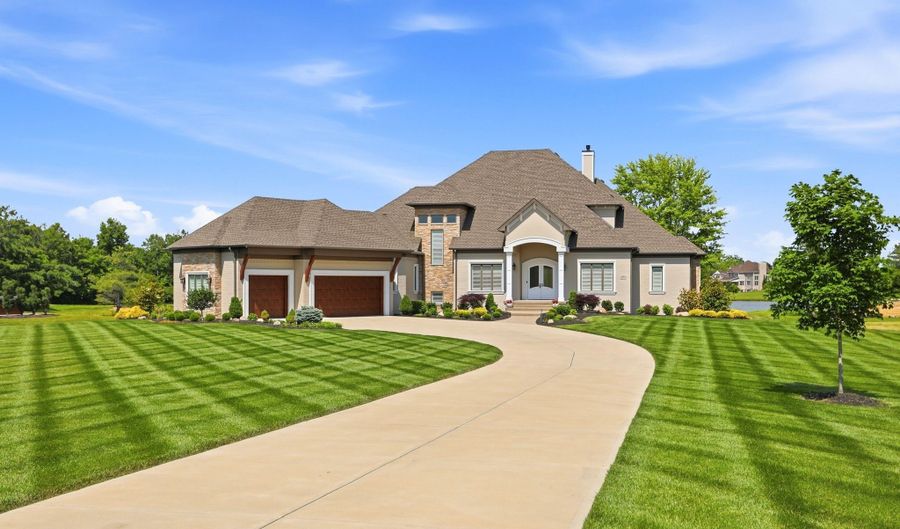 4025 Lochview Ct, Bargersville, IN 46106 - 5 Beds, 6 Bath