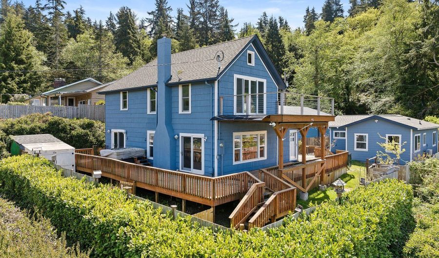 622 46TH St, Astoria, OR 97103 - 5 Beds, 3 Bath