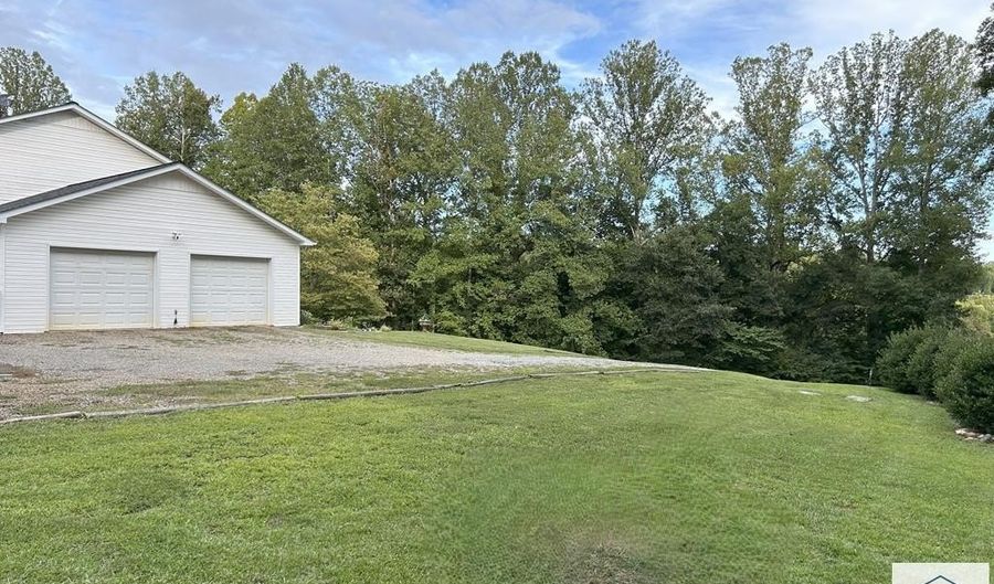 160 Colston Dr, Bassett, VA 24055 - 3 Beds, 3 Bath