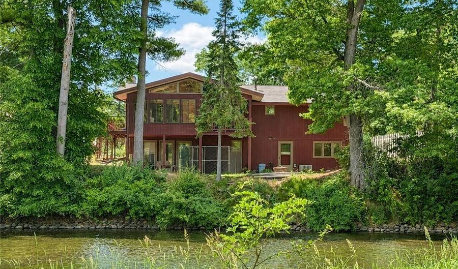 607 Cross Ave S, Amery, WI 54001 - 4 Beds, 2 Bath