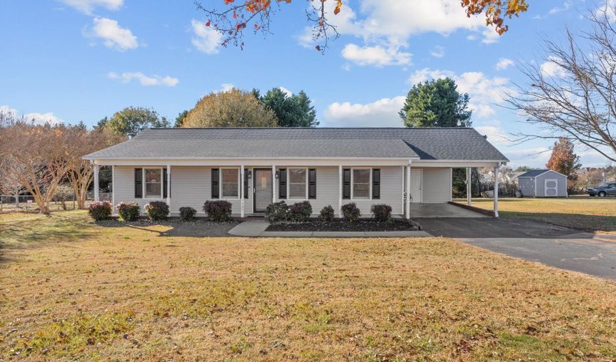 5435 Parris Bridge Rd, Boiling Springs, SC 29316 - 3 Beds, 2 Bath