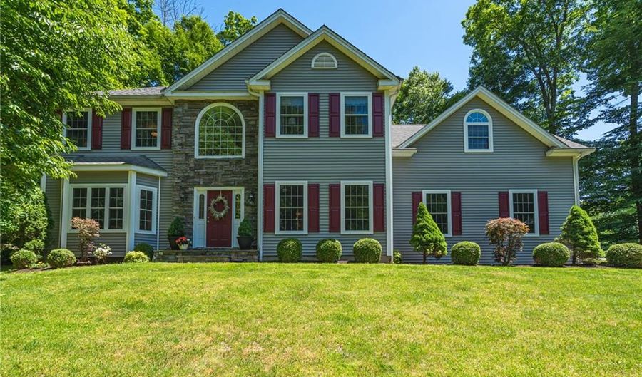 1 Wades Lndg, New Milford, CT 06776 - 4 Beds, 3 Bath