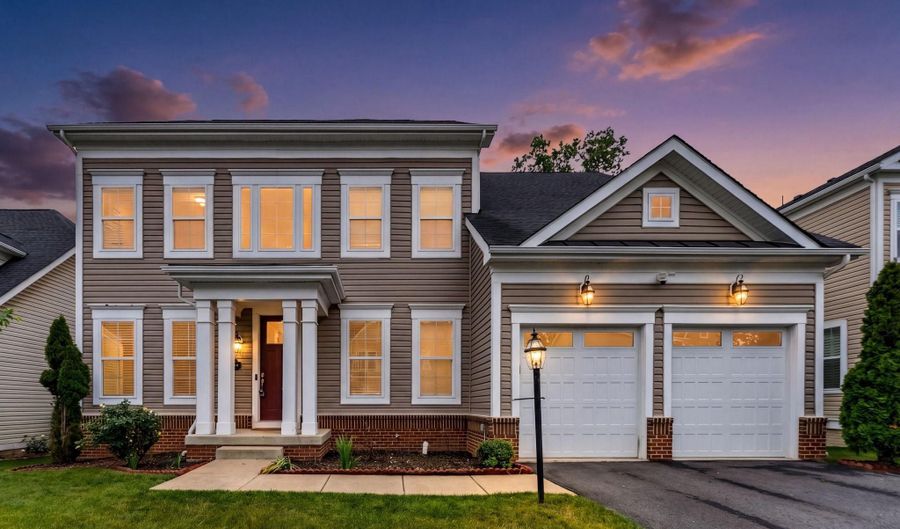 23754 KILKERRAN Dr, Aldie, VA 20105 - 4 Beds, 5 Bath