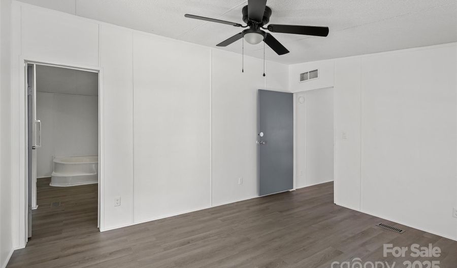 5 Concord Knoll Ln, Asheville, NC 28803 - 3 Beds, 3 Bath